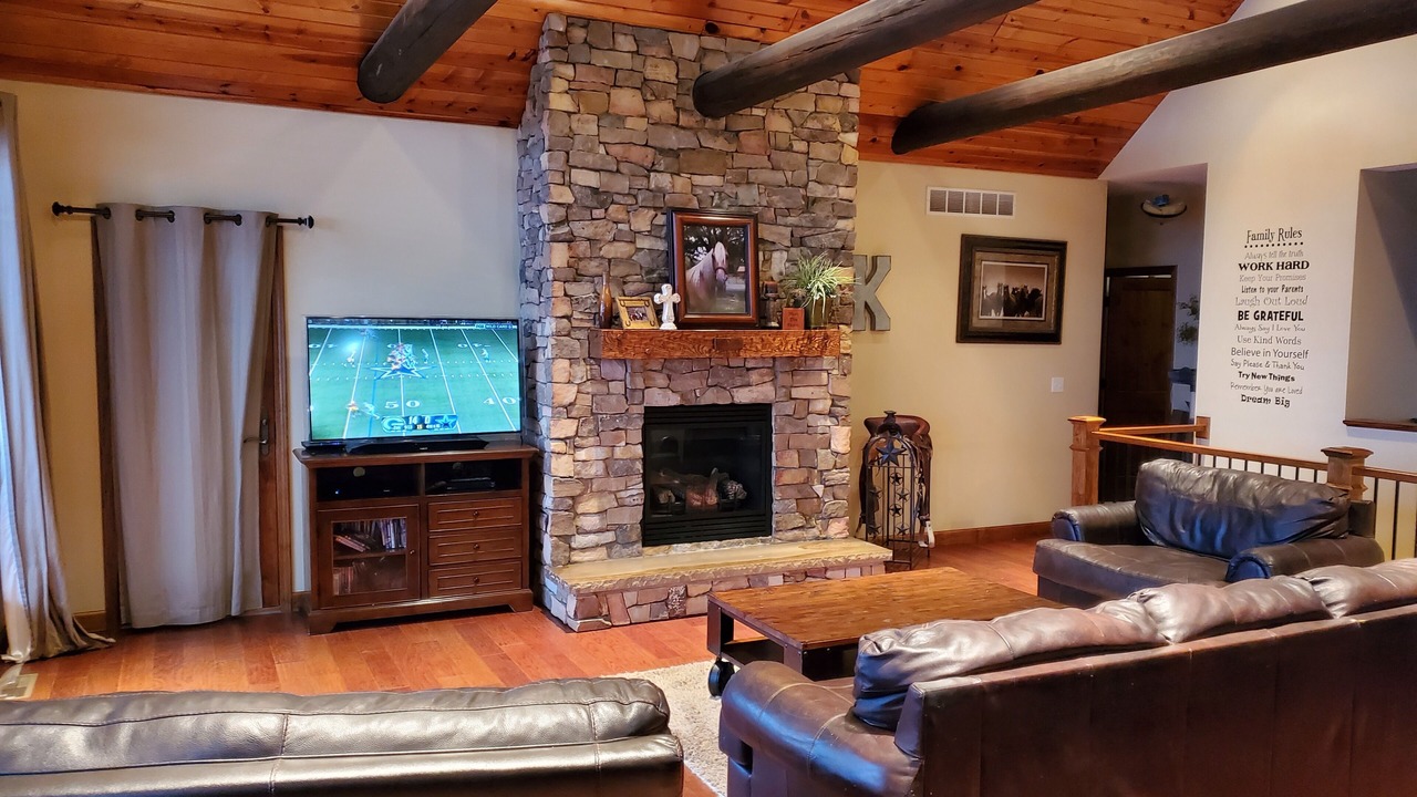 Photo of Livingroom in Modoc
