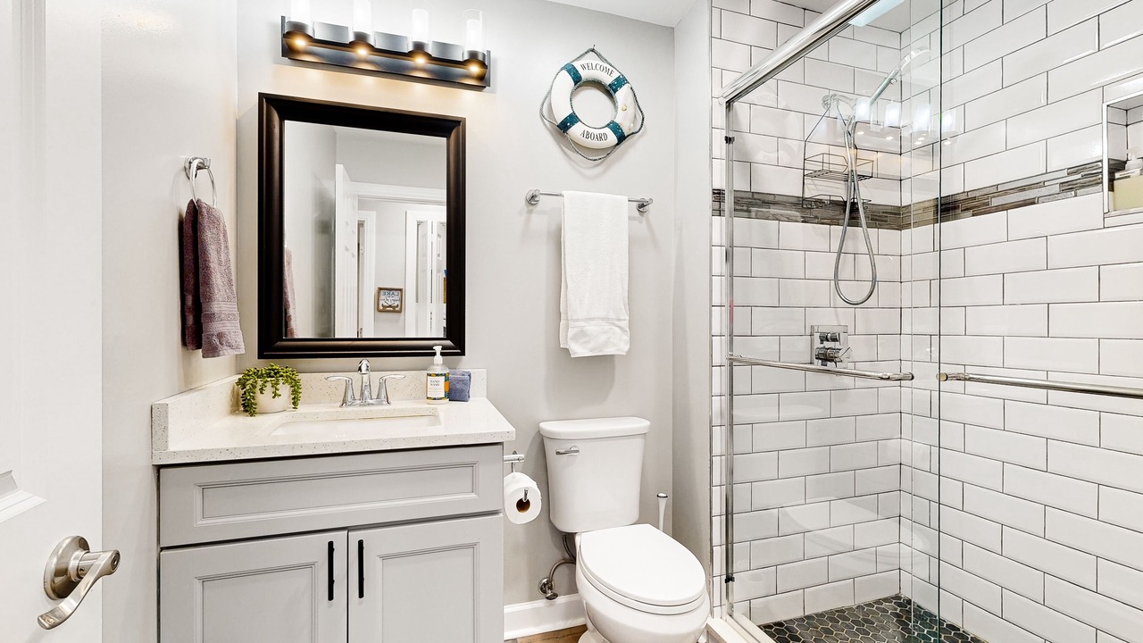 Photo of Bathroom in Channel Lake