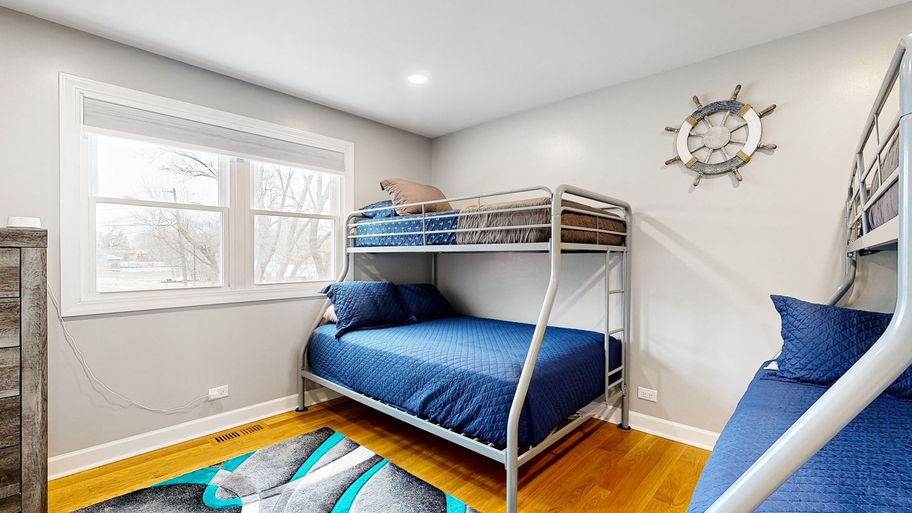 Photo of Bedroom in Channel Lake