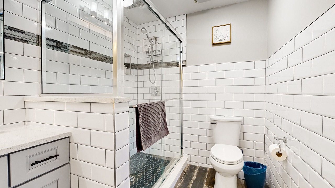 Photo of Bathroom in Channel Lake