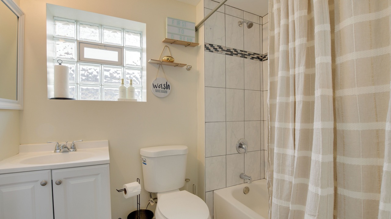 Photo of Bathroom in Blue Island
