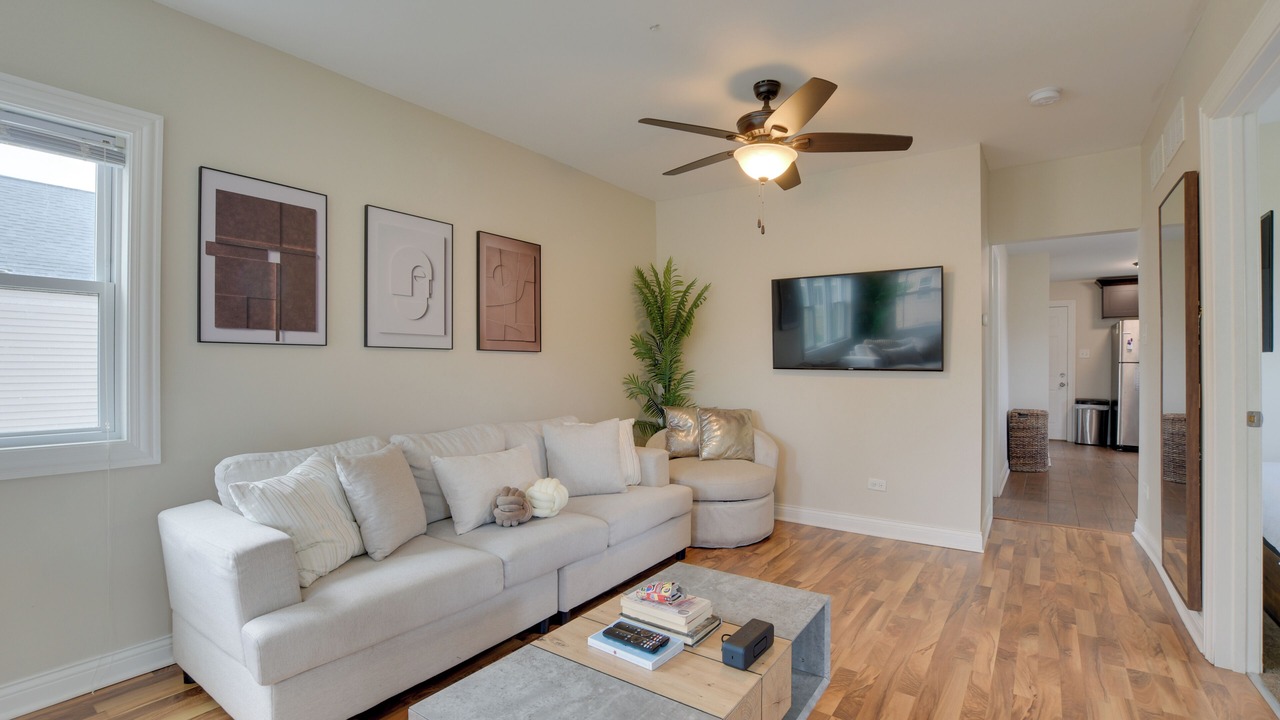 Photo of Livingroom in Blue Island