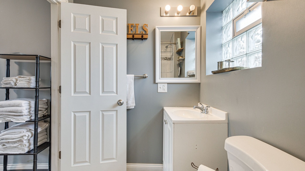 Photo of Bathroom in Blue Island