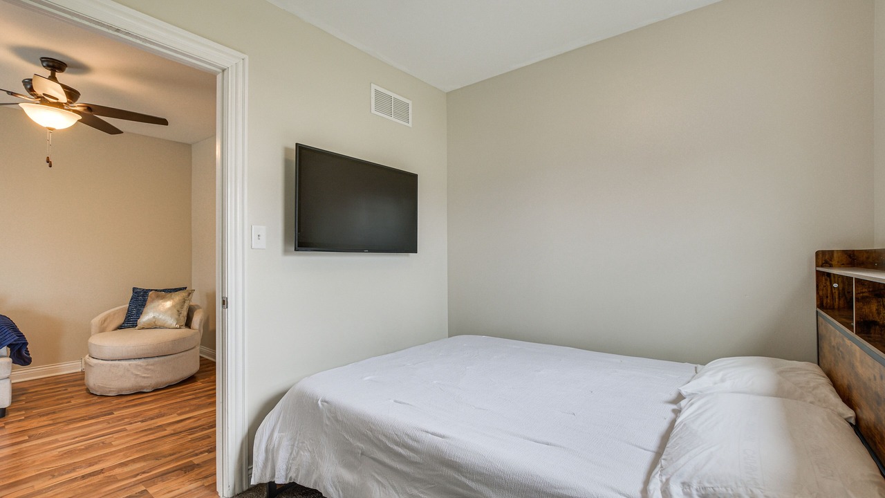 Photo of Bedroom in Blue Island