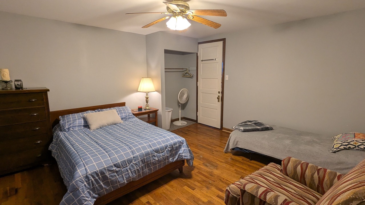 Photo of Bedroom in Oblong