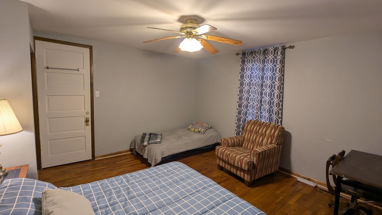 Photo of Bedroom in Oblong