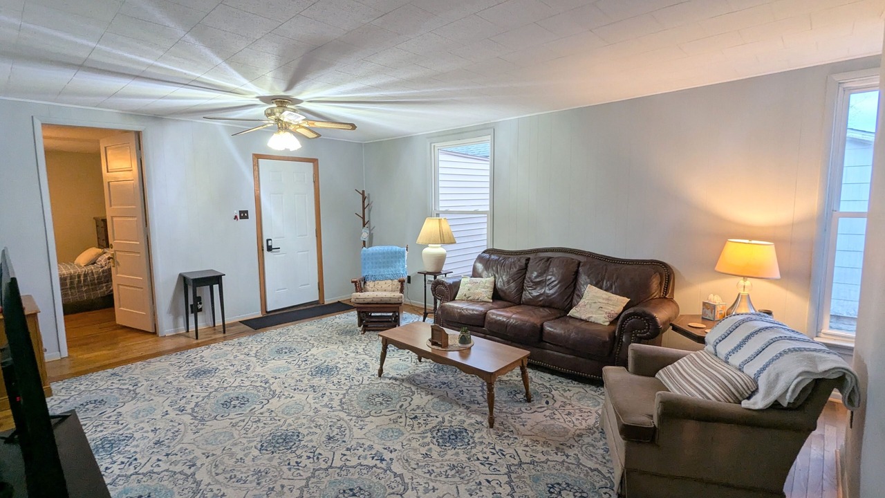 Photo of Livingroom in Oblong