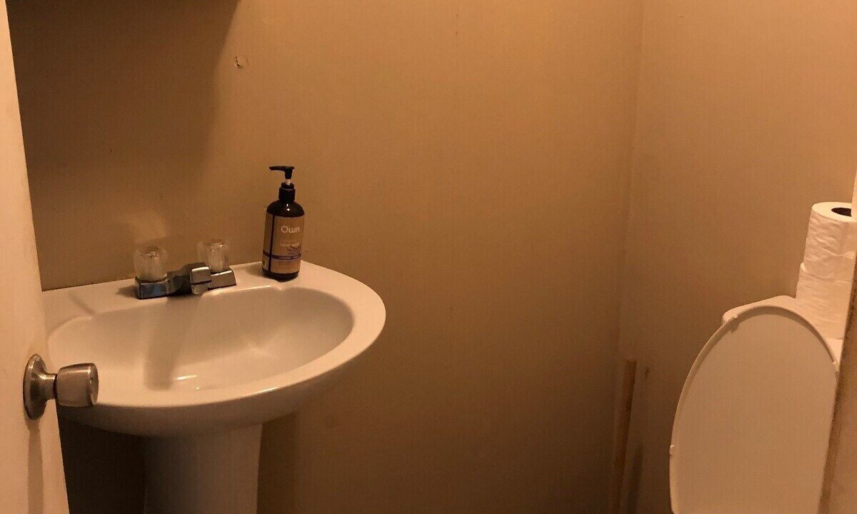 Photo of Bathroom in Oblong