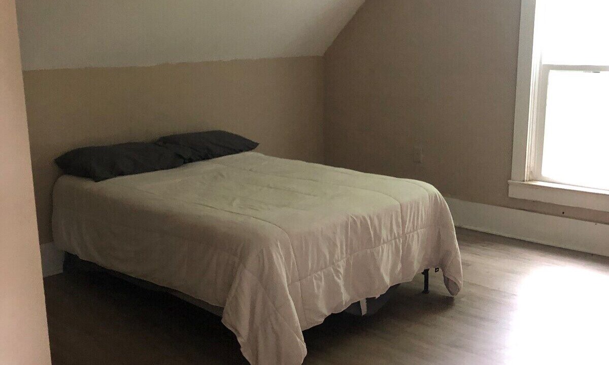 Photo of Bedroom in Oblong