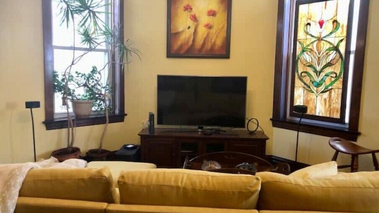 Photo of Livingroom in North Center
