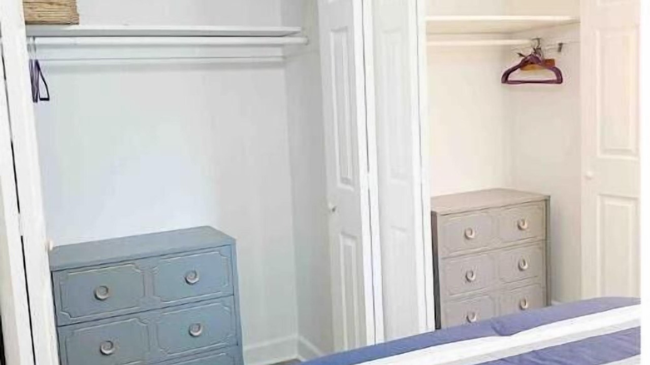 Photo of Bedroom in Rolling Meadows