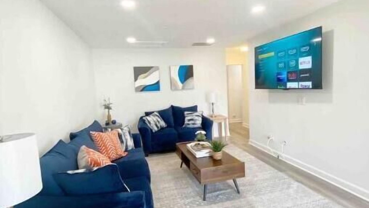 Photo of Livingroom in Rolling Meadows