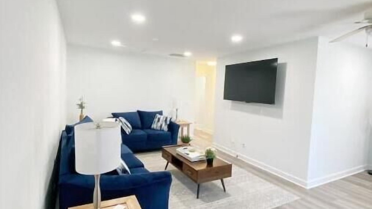 Photo of Livingroom in Rolling Meadows