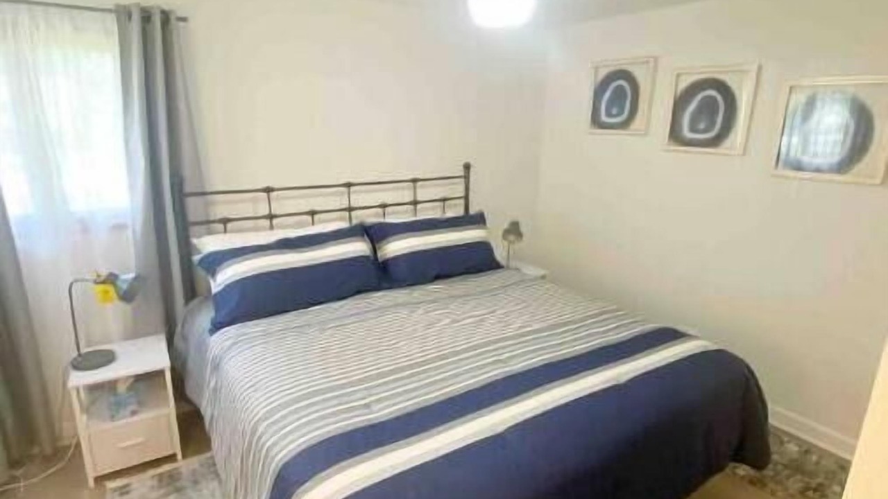 Photo of Bedroom in Rolling Meadows