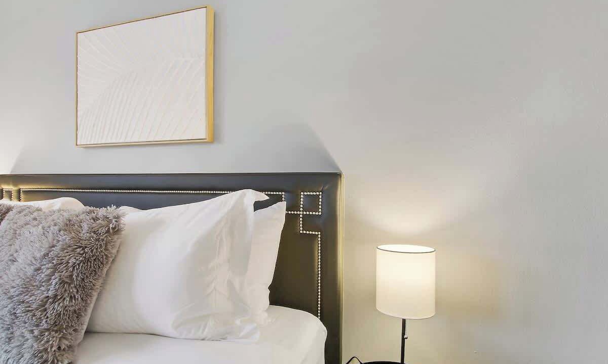 Photo of Bedroom in Evanston