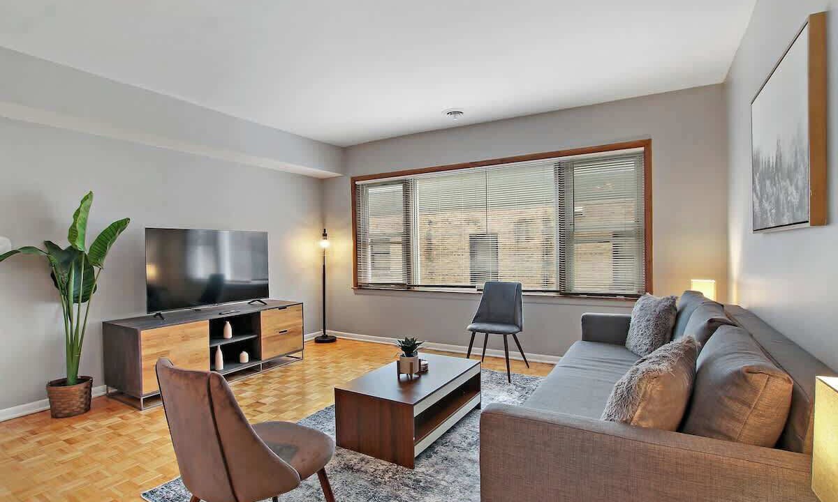 Photo of Livingroom in Evanston