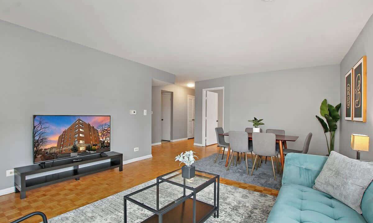 Photo of Livingroom in Evanston