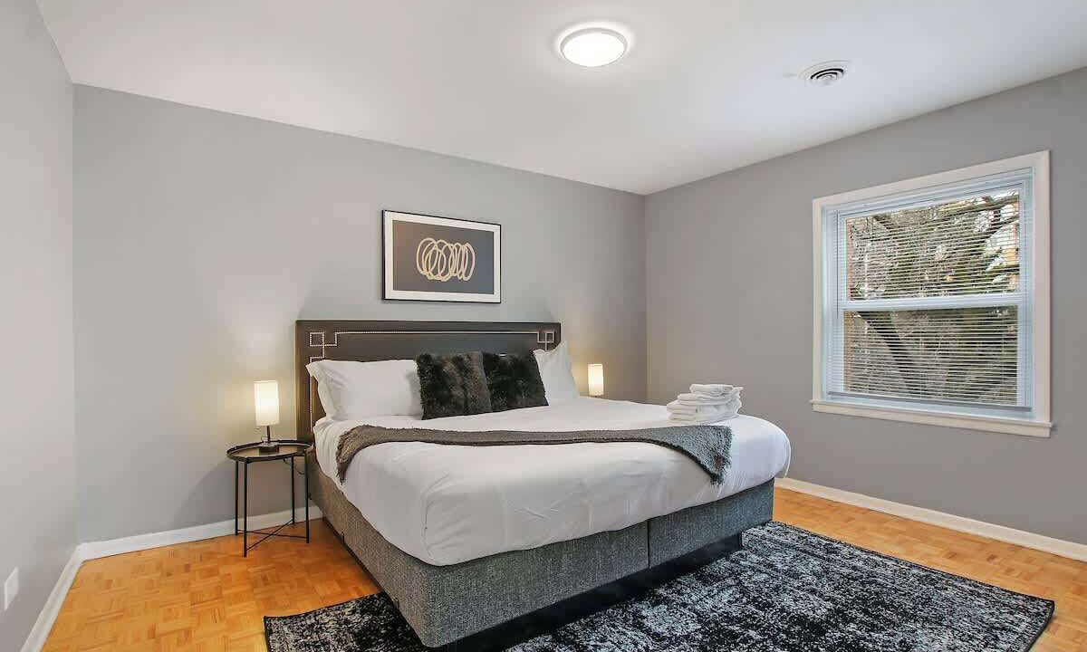 Photo of Bedroom in Evanston