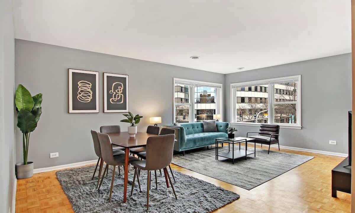 Photo of Livingroom in Evanston