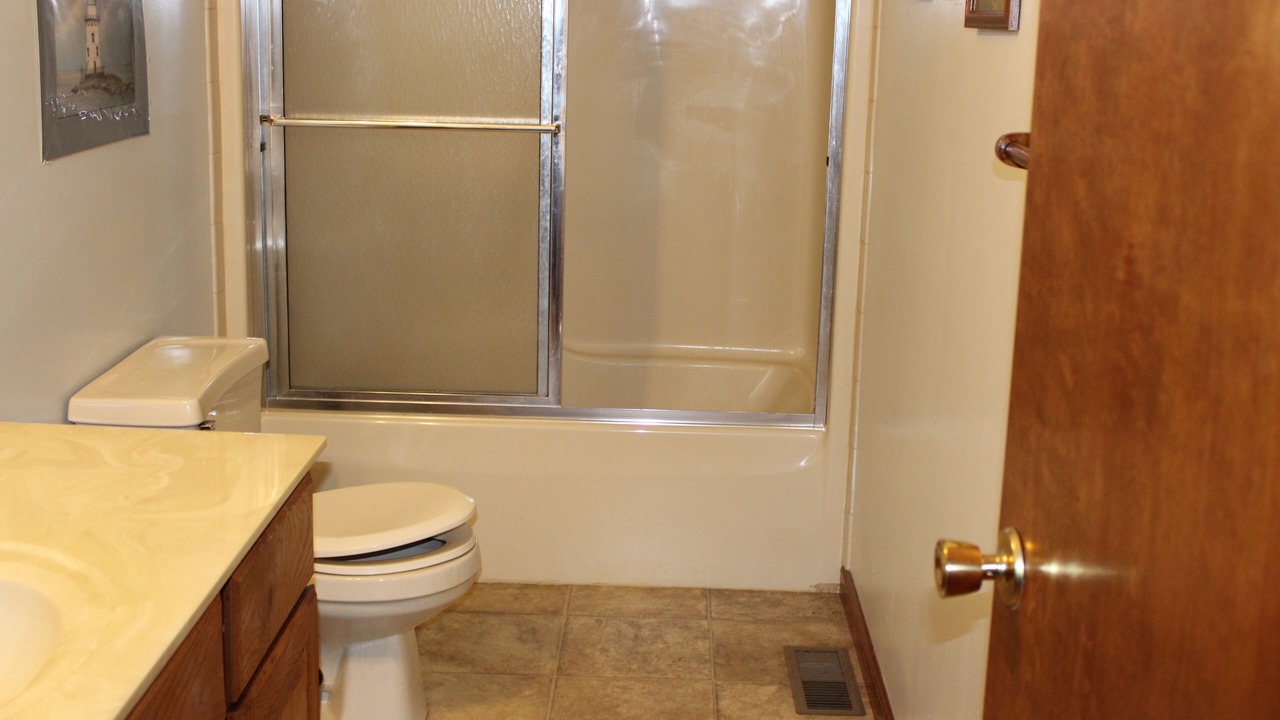 Photo of Bathroom in Akin