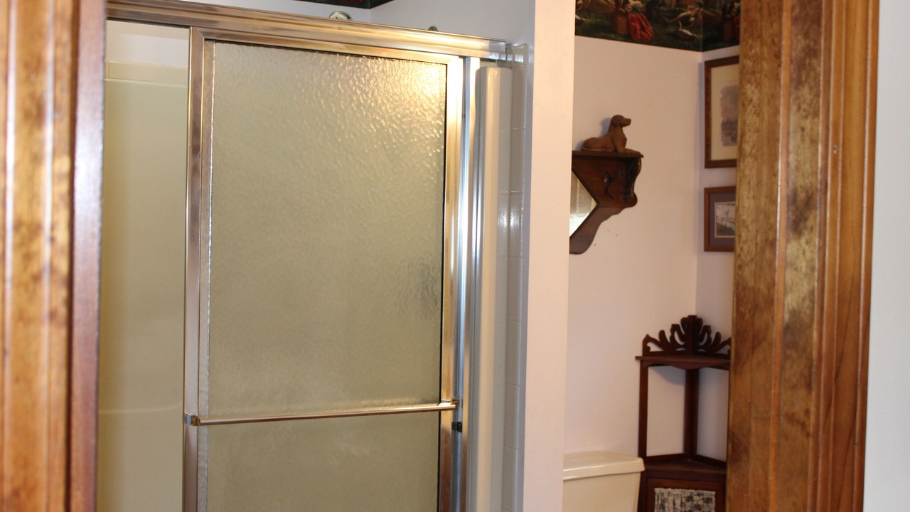 Photo of Bathroom in Akin