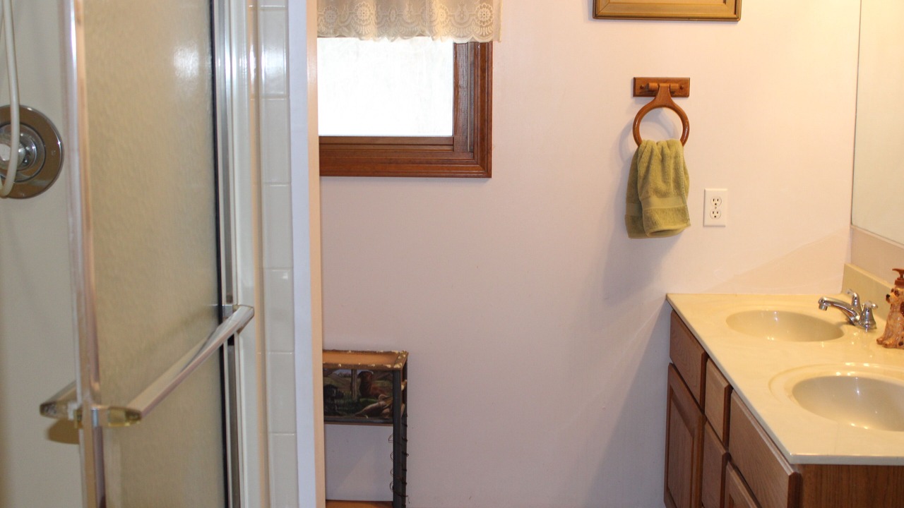 Photo of Bathroom in Akin
