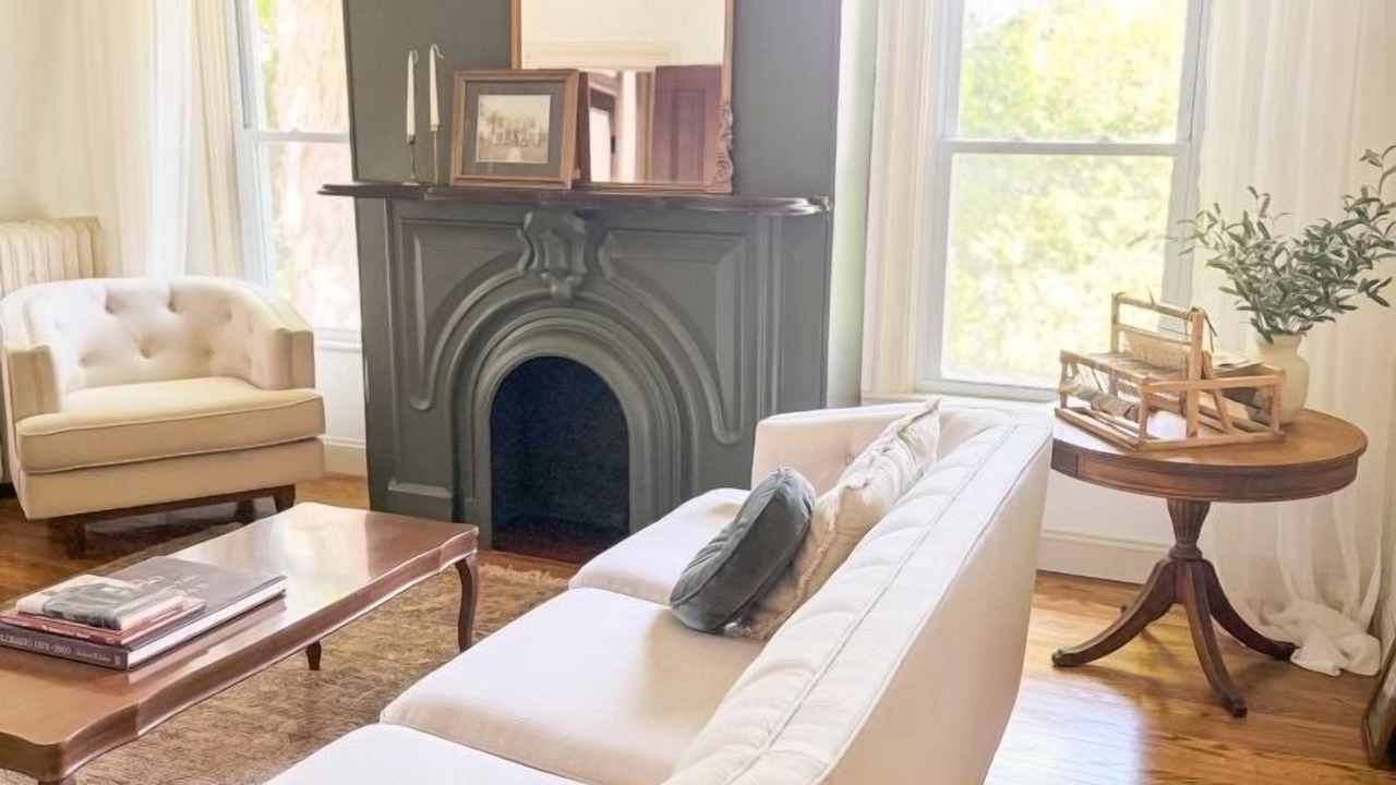 Photo of Livingroom in Eureka