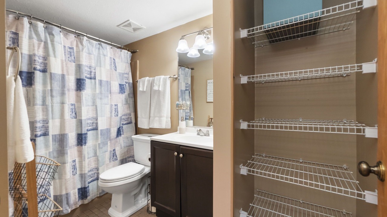 Photo of Bathroom in Country Club Hills