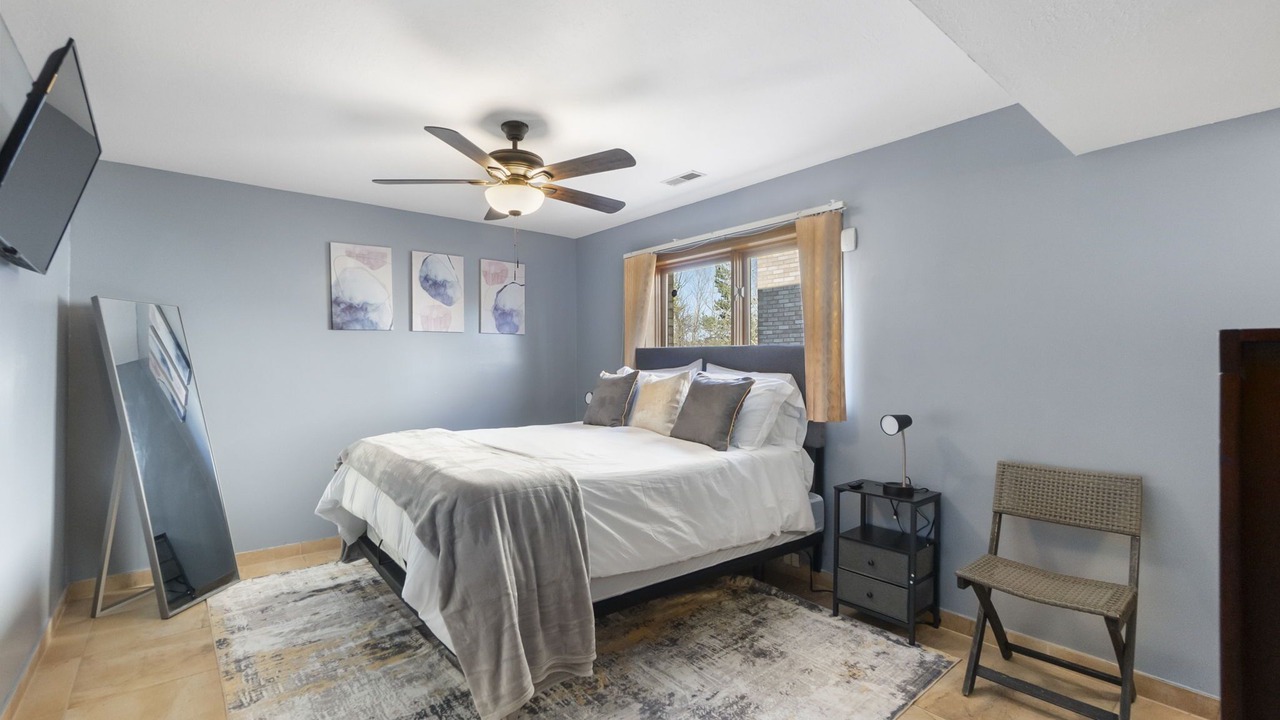 Photo of Bedroom in Country Club Hills