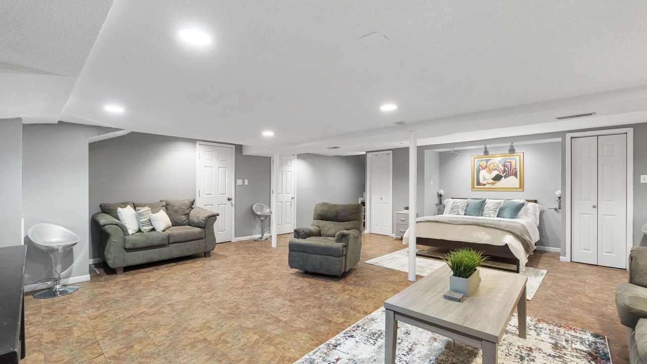 Photo of Bedroom in Country Club Hills