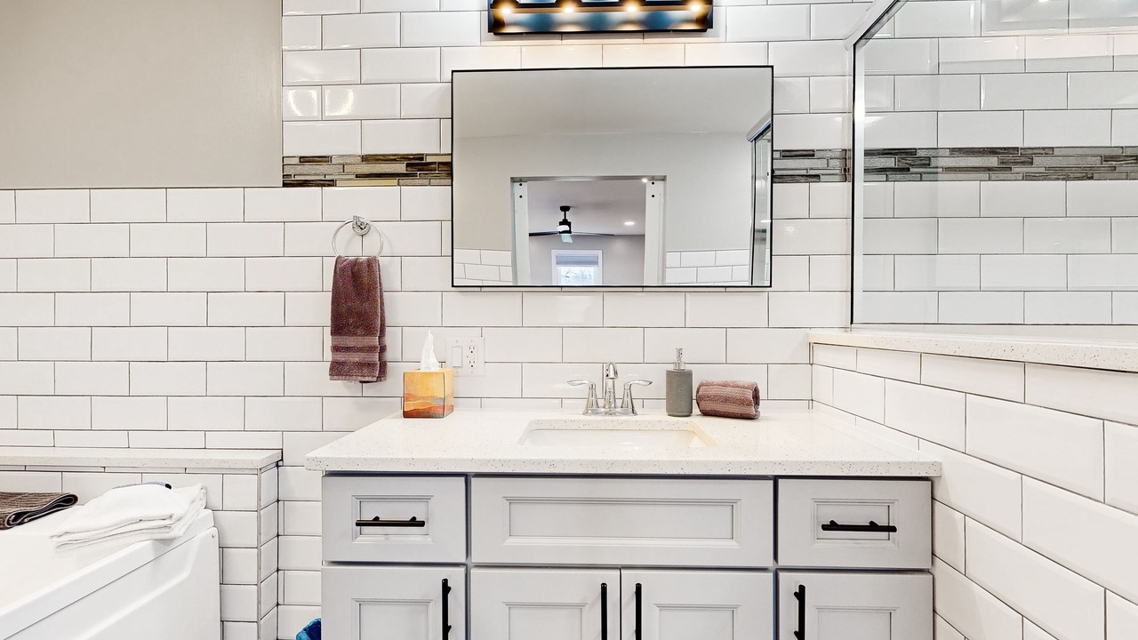 Photo of Bathroom in Channel Lake