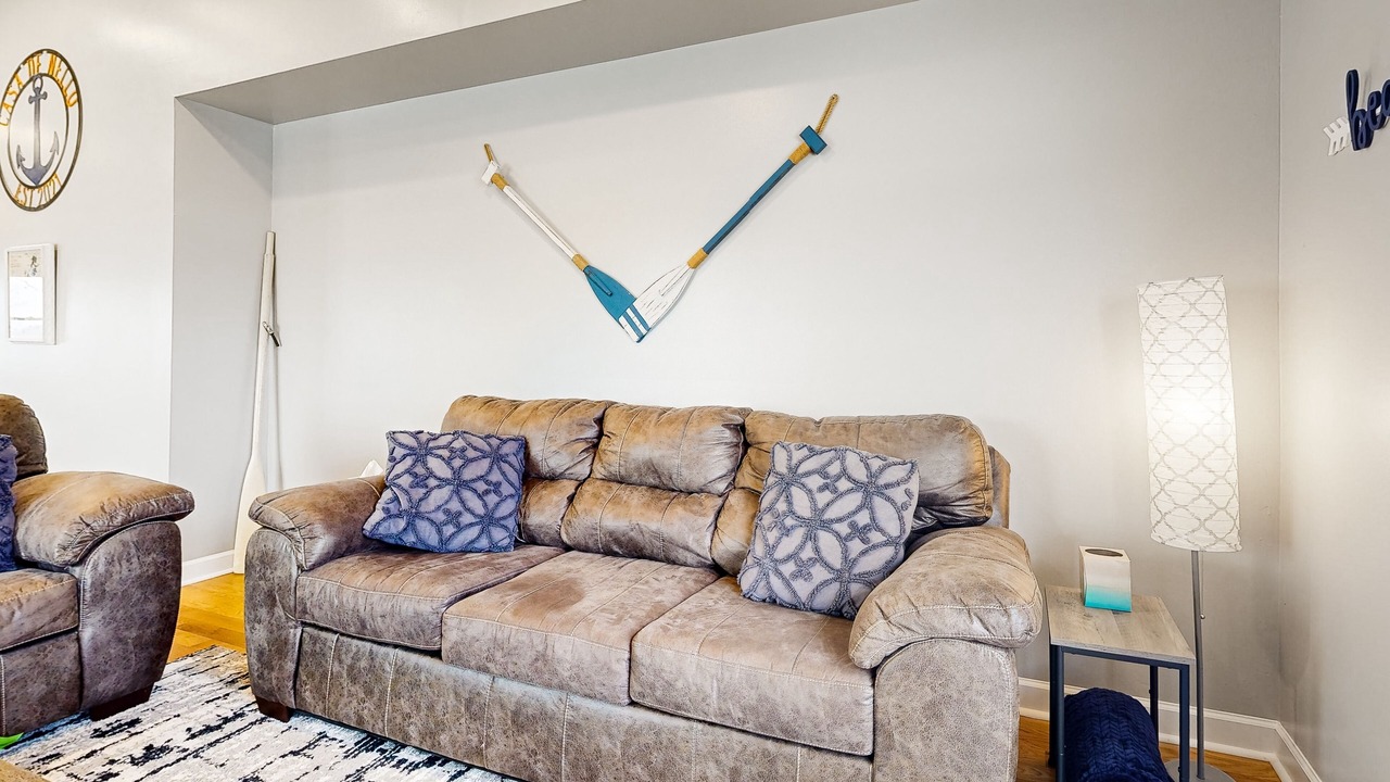 Photo of Livingroom in Channel Lake