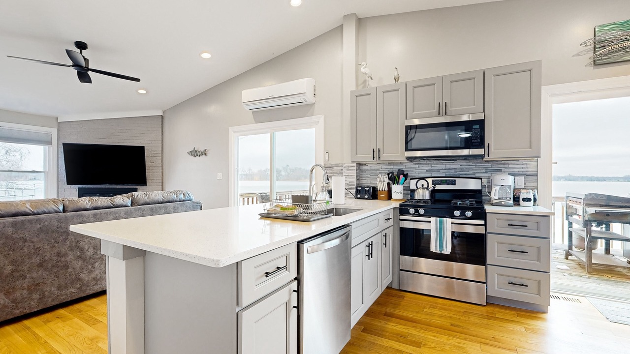 Photo of Kitchen in Channel Lake