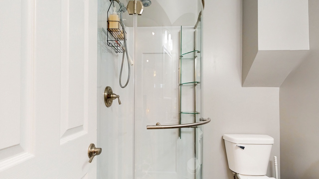 Photo of Bathroom in Channel Lake