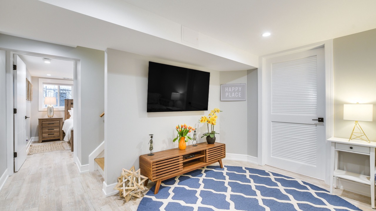 Photo of Bedroom in Edgewater Beach