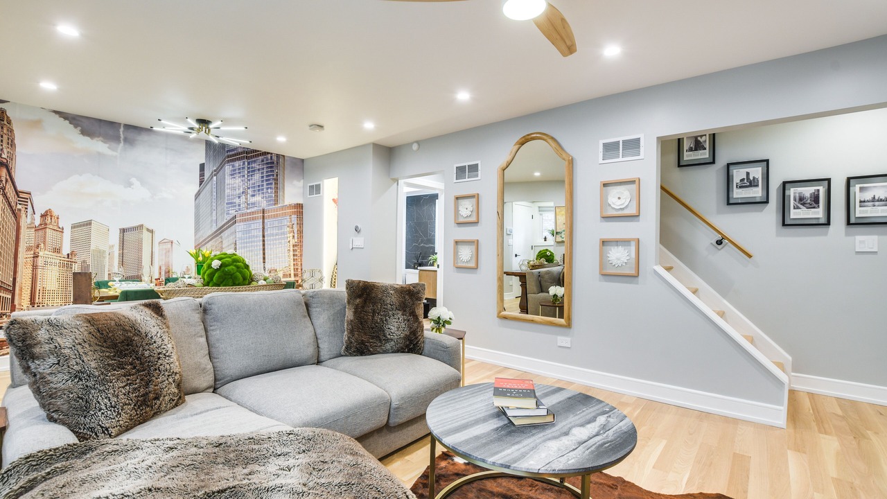 Photo of Livingroom in Edgewater Beach