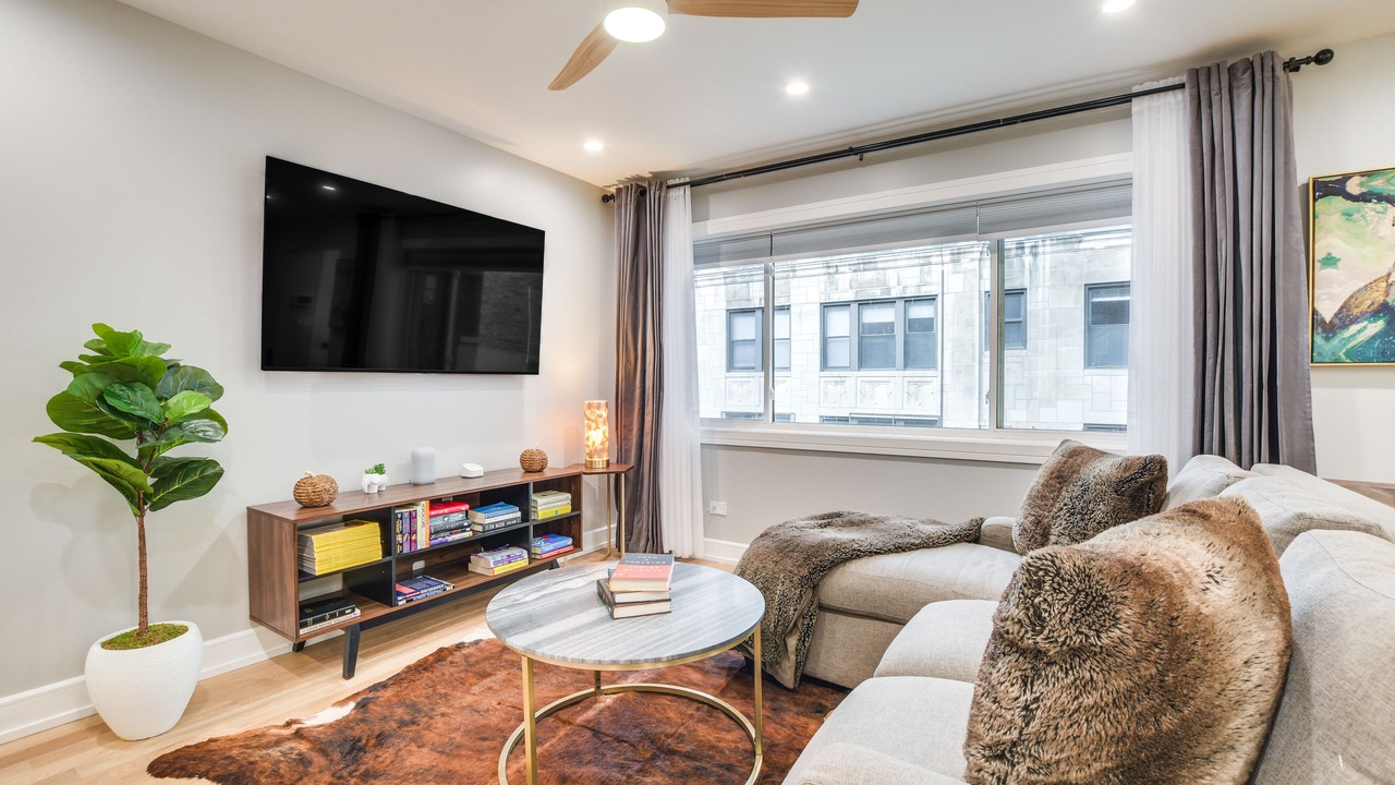 Photo of Bedroom in Edgewater Beach