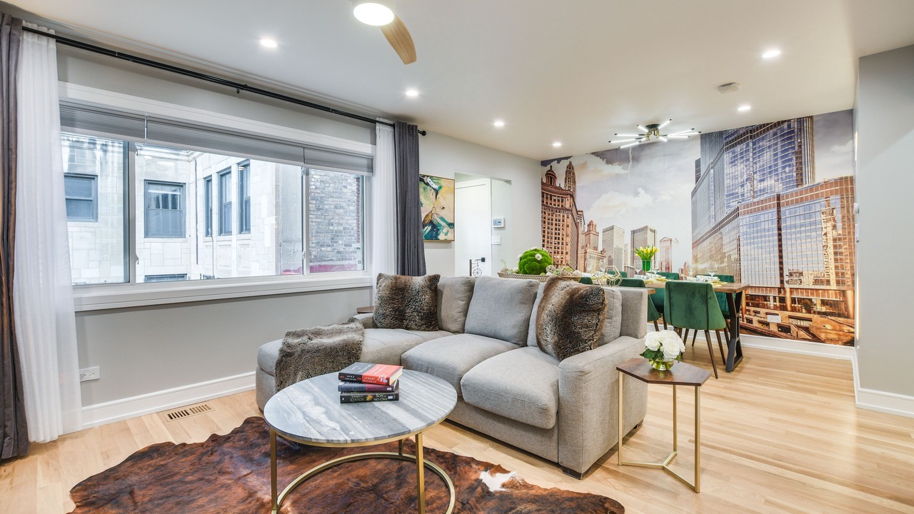 Photo of Livingroom in Edgewater Beach