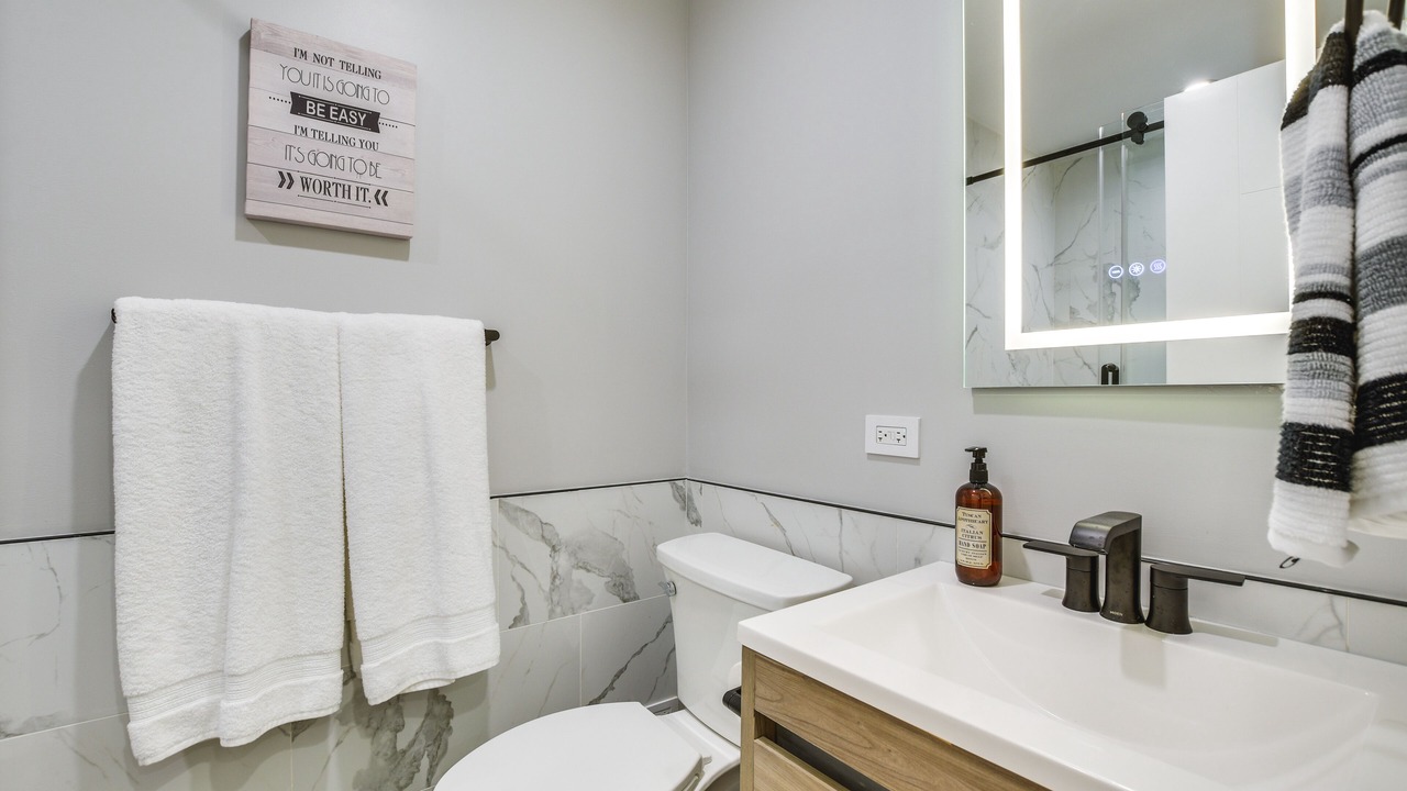 Photo of Bathroom in Edgewater Beach