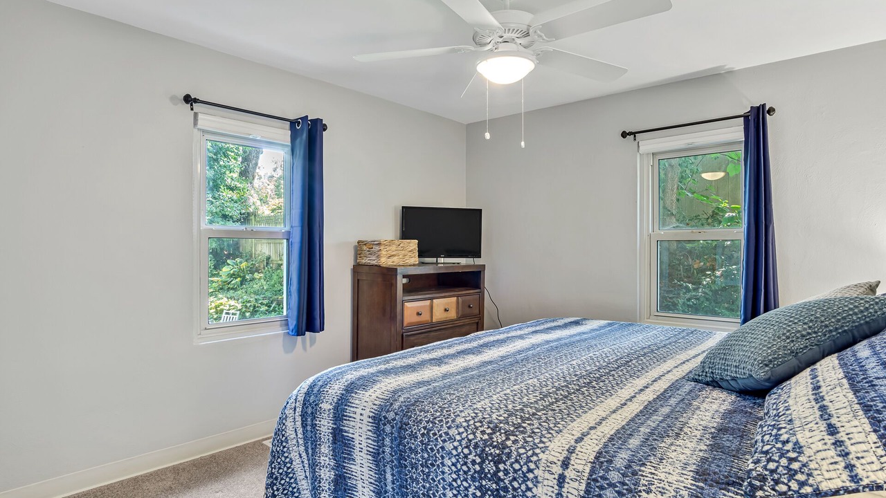 Photo of Bedroom in Alton