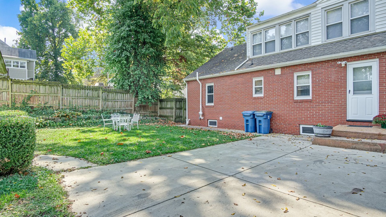 Photo of Outdoor in Alton