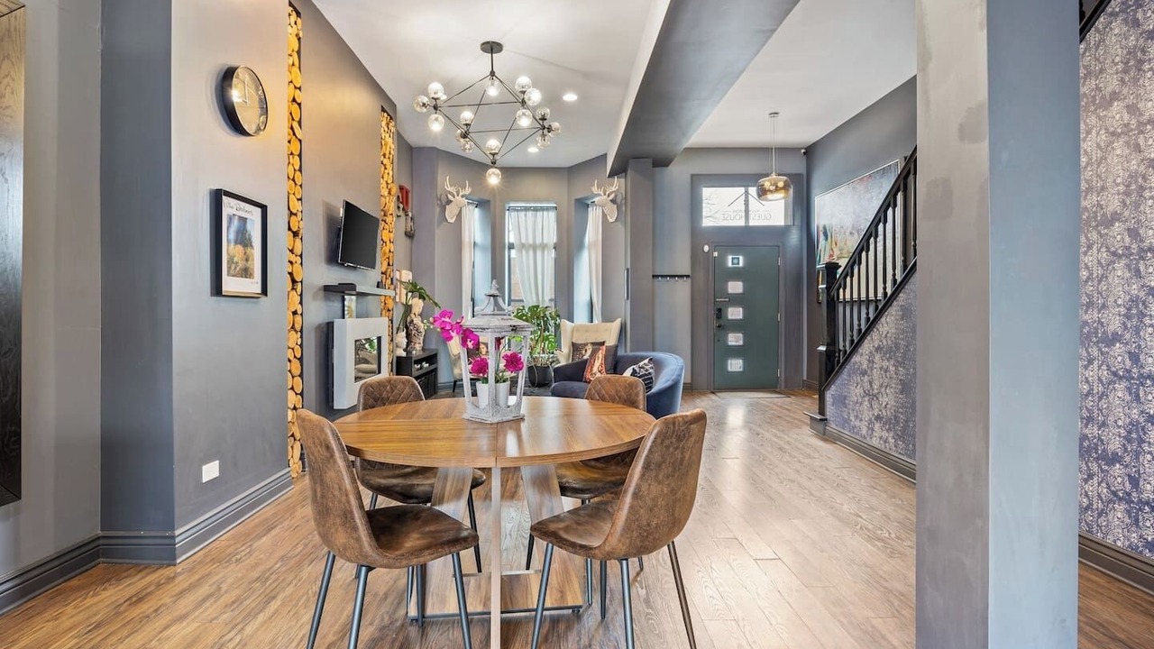 Photo of Livingroom in Bronzeville
