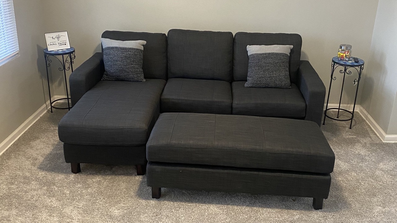 Photo of Livingroom in East Beverly