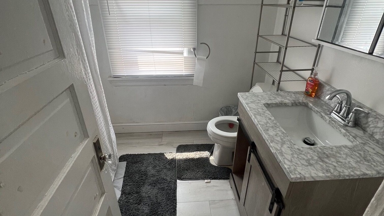 Photo of Bathroom in Blue Island