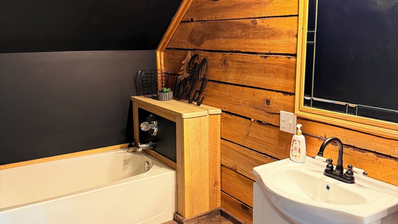 Photo of Bathroom in Hardin County