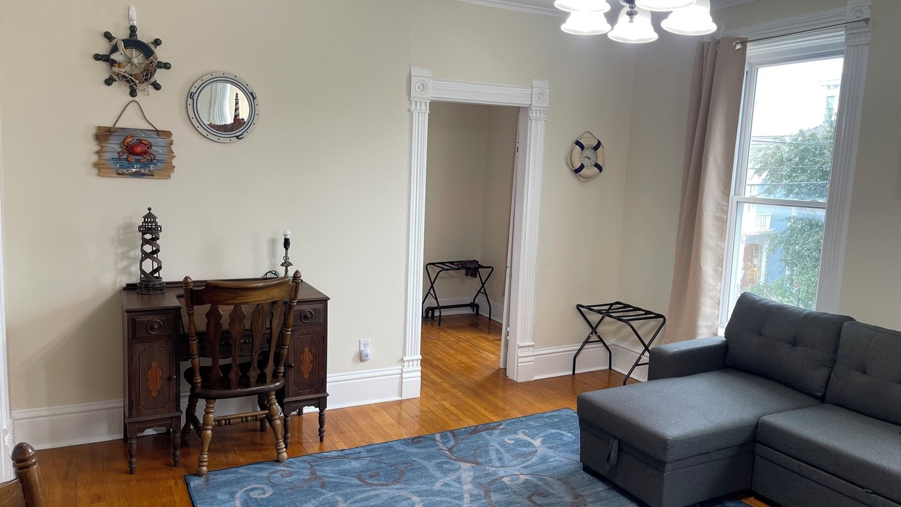 Photo of Livingroom in Nauvoo