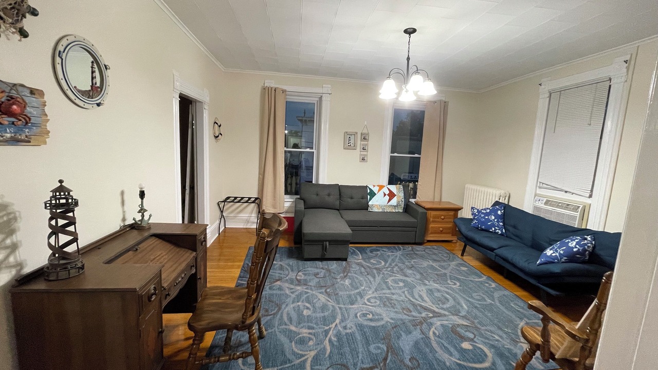 Photo of Livingroom in Nauvoo
