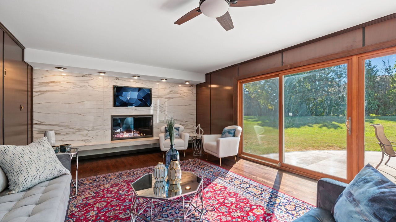Photo of Livingroom in Oak Brook