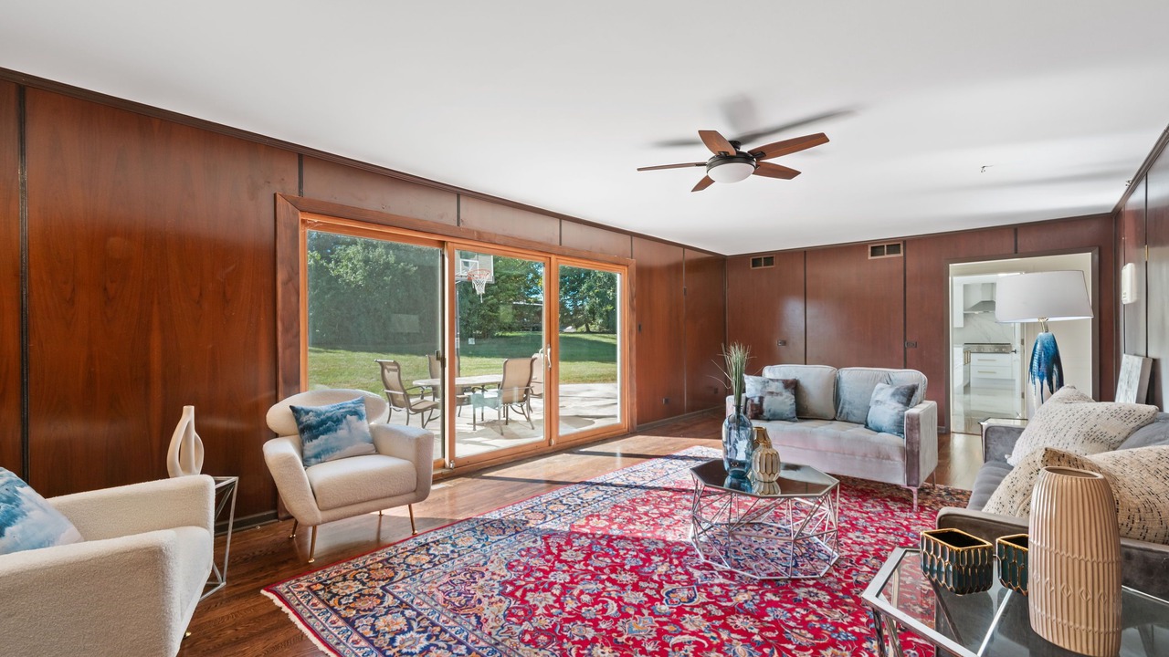 Photo of Livingroom in Oak Brook