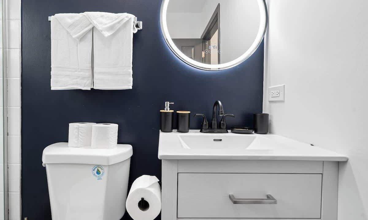 Photo of Bathroom in North Chicago